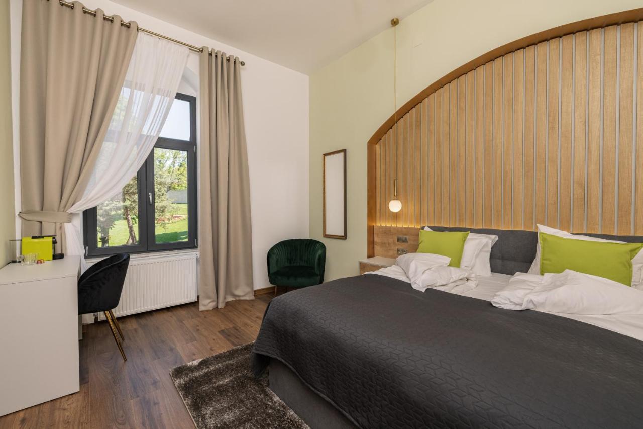 Haller Boutique Targu Mures Luaran gambar