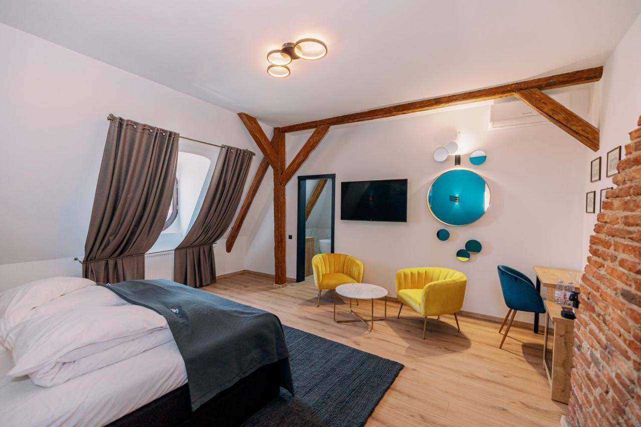 Haller Boutique Targu Mures Luaran gambar